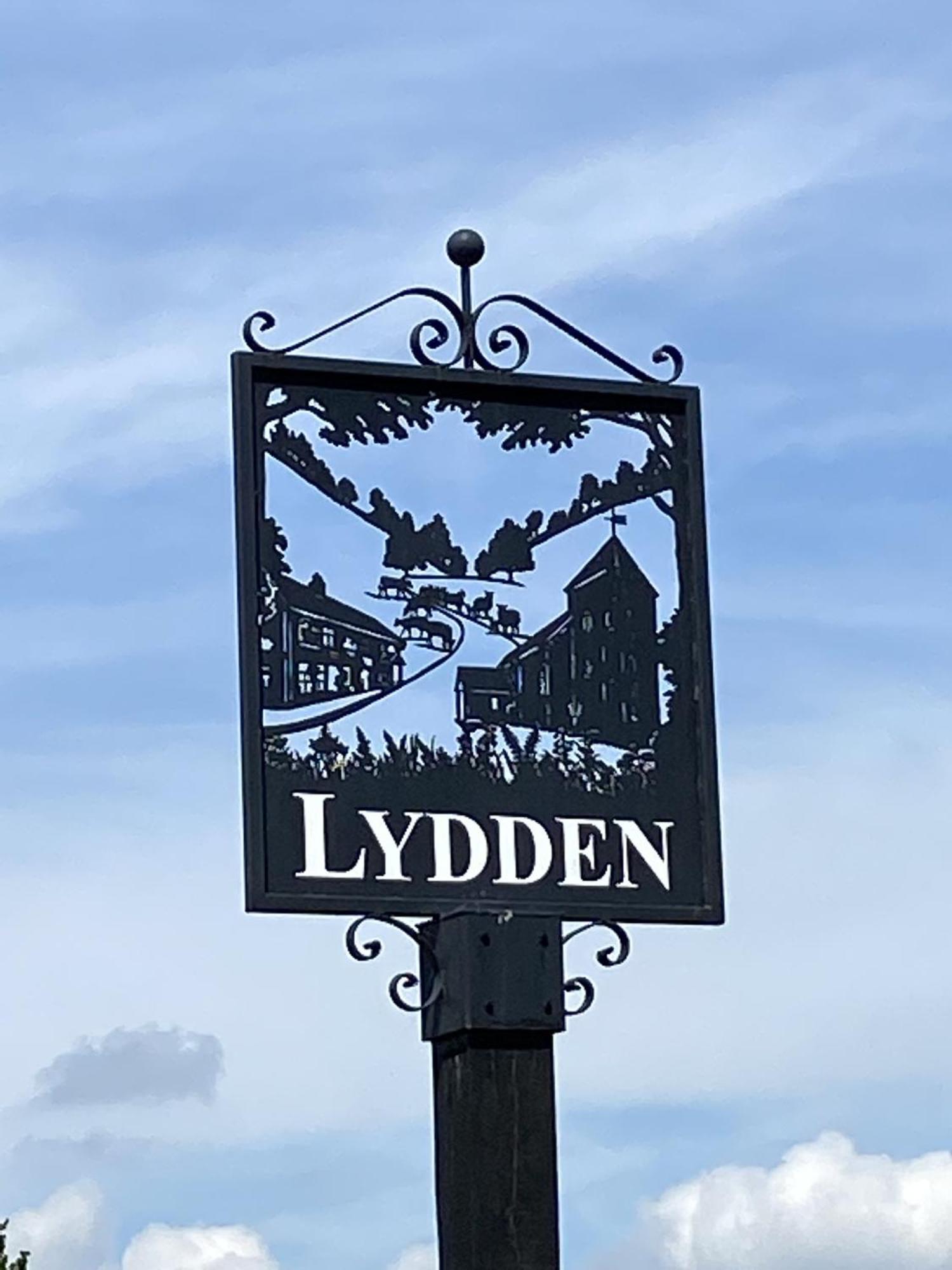 The Lydden Bell Bed & Breakfast Exterior photo